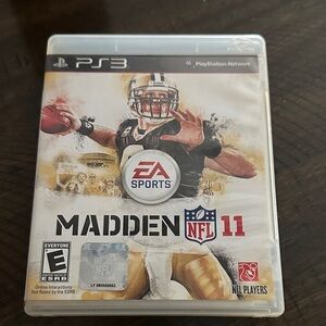 Madden NFL 11 for PS3 - Black and White